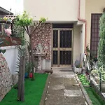 Il Brindisi Di C & C Castelli Romani Pomezia